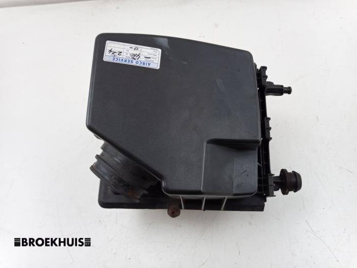 Gebrauchte Luftfiltergehäuse Opel Corsa D 1.4 16V Twinport Preis € 45,00 Margenregelung angeboten von Autobedrijf Broekhuis B.V.