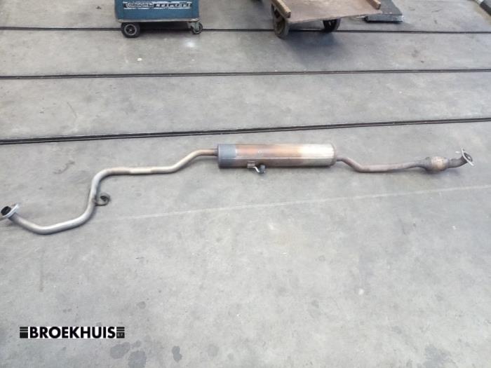 Usagé Catalyseur Toyota Yaris III (P13) 1.33 16V Dual VVT-I Prix € 150,00 Règlement à la marge proposé par Autobedrijf Broekhuis B.V.