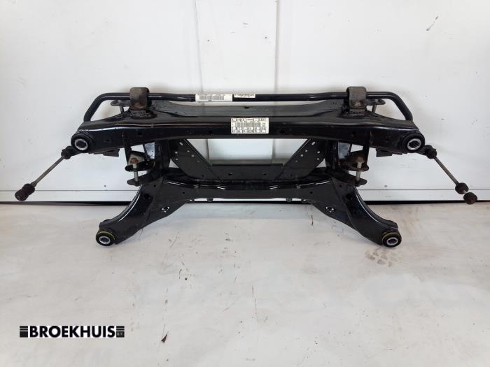 Usados Subchasis Ford Focus 4 Wagon 1.0 Ti-VCT EcoBoost 12V 125 Precio € 200,00 Norma de margen ofrecido por Autobedrijf Broekhuis B.V.