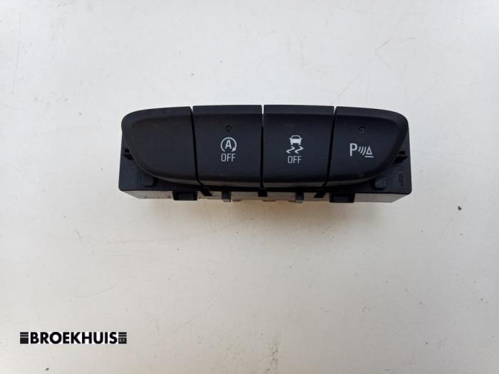 Używane Przelacznik Opel Astra K Sports Tourer 1.0 Turbo 12V Cena € 15,00 Procedura marży oferowane przez Autobedrijf Broekhuis B.V.