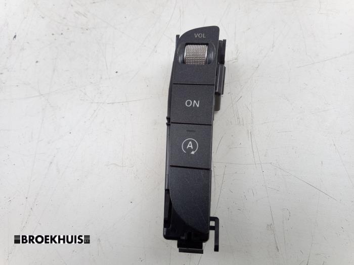 Używane Przelacznik Start/Stop Mercedes C Estate (S205) C-180 BlueTEC, C-180 d 1.6 16V Cena € 25,00 Procedura marży oferowane przez Autobedrijf Broekhuis B.V.