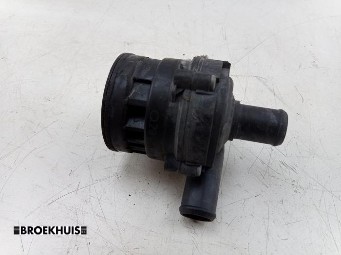 Begagnade Vattenpump Mercedes C Estate (S205) C-180 BlueTEC, C-180 d 1.6 16V Pris € 25,00 Marginaltabell erbjuds av Autobedrijf Broekhuis B.V.