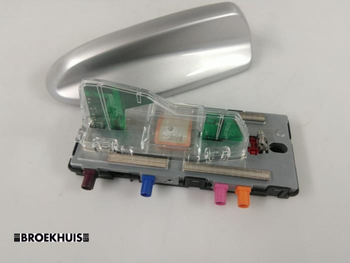 Gebrauchte Antenne Volvo V60 II (ZW) 2.0 T8 16V Plug-in Hybrid AWD Preis € 50,00 Margenregelung angeboten von Autobedrijf Broekhuis B.V.