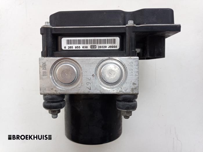 Bloc ABS d'un Seat Ibiza IV (6J5) 1.4 16V 2012