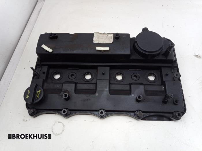 Gebrauchte Ventildeckel Landrover Defender I 2.2 TD4 16V Preis € 50,00 Margenregelung angeboten von Autobedrijf Broekhuis B.V.