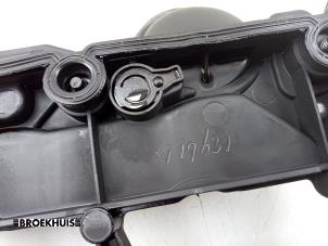 Ventildeckel van een Audi A4 Avant (B8) 2.0 TDI 16V 2010