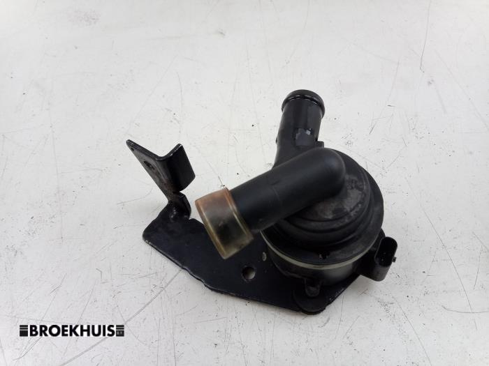 Begagnade Vattenpump Audi A4 Avant (B8) 2.0 TDI 16V Pris € 35,00 Marginaltabell erbjuds av Autobedrijf Broekhuis B.V.