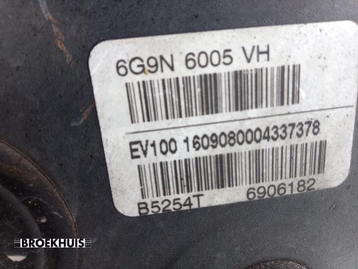 Motor van een Ford S-Max (GBW) 2.5 Turbo 20V 2008