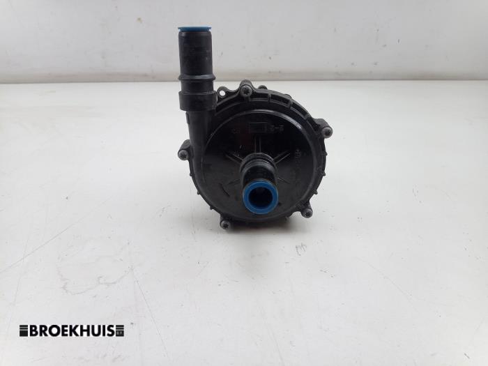 Begagnade Extra vattenpump Kia EV6 (CV) 58/63 kWh RWD Pris € 125,00 Marginaltabell erbjuds av Autobedrijf Broekhuis B.V.