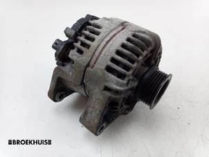 Begagnade Dynamo Opel Corsa D 1.4 16V Twinport Pris € 25,00 Marginaltabell erbjuds av Autobedrijf Broekhuis B.V.