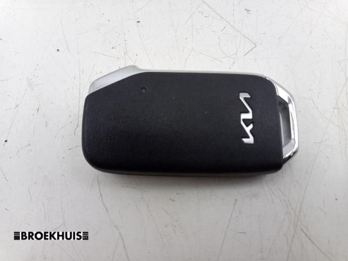 Używane Klucz Kia EV6 (CV) 58/63 kWh RWD Cena € 75,00 Procedura marży oferowane przez Autobedrijf Broekhuis B.V.