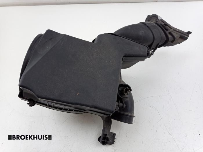 Begagnade Luftfilterhus Ford Focus 3 Wagon 1.0 Ti-VCT EcoBoost 12V 125 Pris € 25,00 Marginaltabell erbjuds av Autobedrijf Broekhuis B.V.