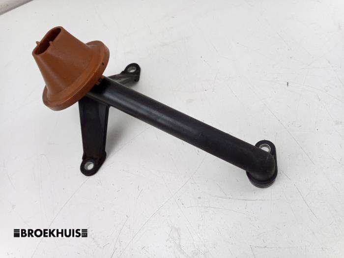 Gebrauchte Öl Ansaugrohr Volvo V40 (MV) 1.6 T3 GTDi 16V Preis € 30,00 Margenregelung angeboten von Autobedrijf Broekhuis B.V.