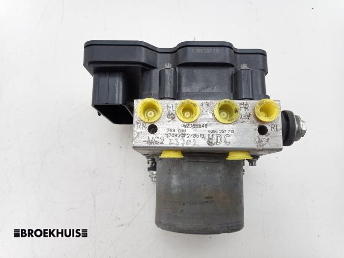 Używane Pompa ABS Citroen Jumper (U9) 2.0 BlueHDi 160 Cena € 423,50 Z VAT oferowane przez Autobedrijf Broekhuis B.V.