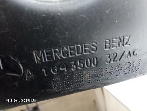 Underram från en Mercedes-Benz ML II (164/4JG) 3.0 ML-320 CDI 4-Matic V6 24V 2009