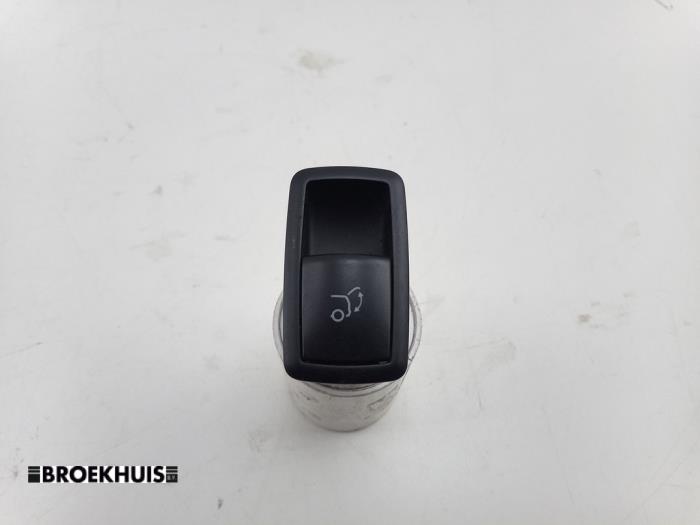 Begagnade Spak, baklucka Mercedes ML II (164/4JG) 3.0 ML-320 CDI 4-Matic V6 24V Pris € 15,00 Marginaltabell erbjuds av Autobedrijf Broekhuis B.V.