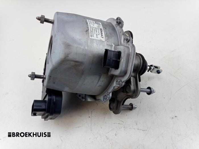 Usagé Servo frein Renault Clio V (RJAB) 1.6 E-Tech 145 16V Prix € 225,00 Règlement à la marge proposé par Autobedrijf Broekhuis B.V.