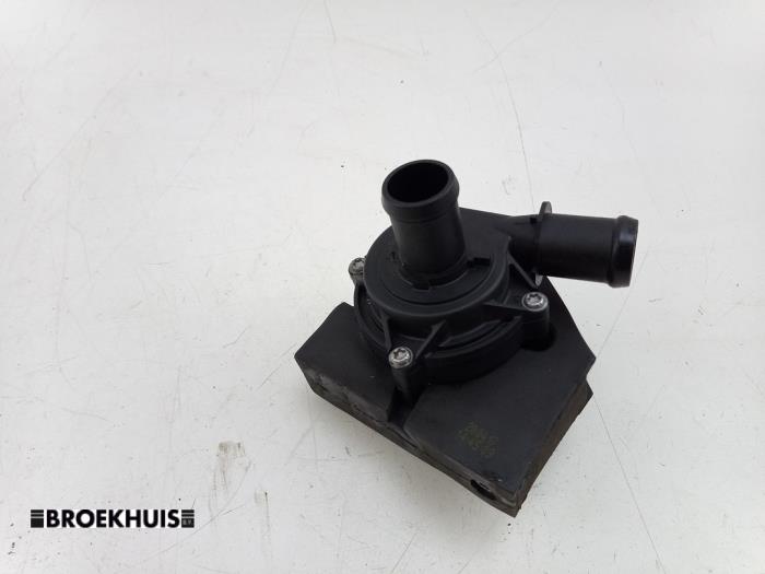 Usagé Pompe à eau Audi A1 (8X1/8XK) 1.0 TFSI 12V Prix € 20,00 Règlement à la marge proposé par Autobedrijf Broekhuis B.V.