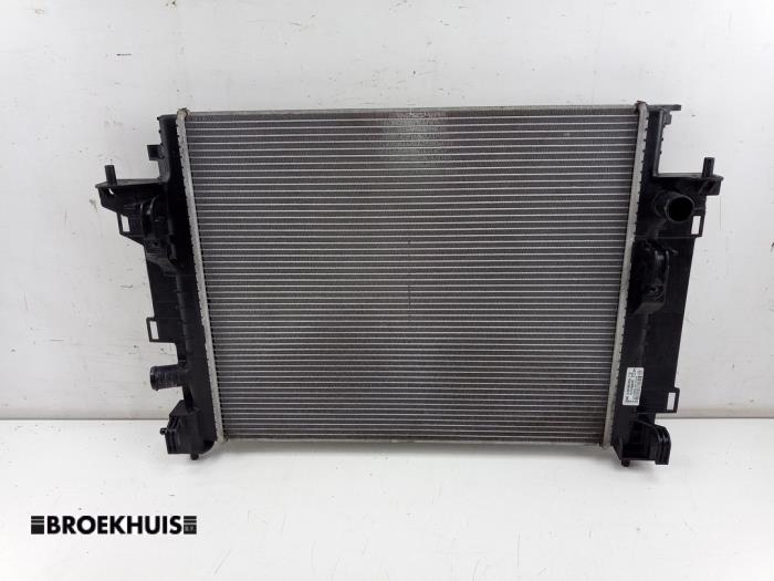 Usagé Radiateur Renault Twingo III (AH) 1.0 SCe 75 12V Prix € 35,00 Règlement à la marge proposé par Autobedrijf Broekhuis B.V.