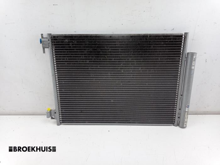 Usagé Radiateur clim Renault Twingo III (AH) 1.0 SCe 75 12V Prix € 50,00 Règlement à la marge proposé par Autobedrijf Broekhuis B.V.