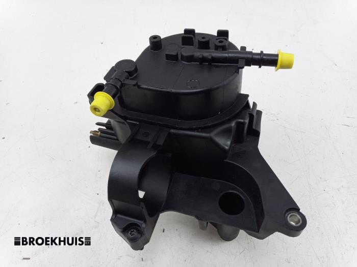 Gebrauchte Kraftstofffiltergehäuse Peugeot 307 (3A/C/D) 1.4 HDi Preis € 20,00 Margenregelung angeboten von Autobedrijf Broekhuis B.V.