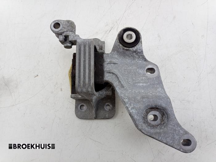 Used Engine mount Mercedes Vito (447.6) 1.6 109 CDI 16V Price € 30,25 Inclusive VAT offered by Autobedrijf Broekhuis B.V.