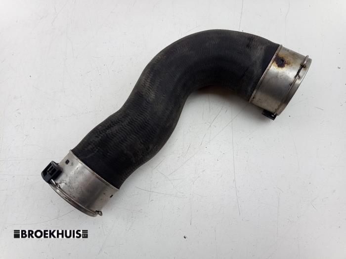 Gebrauchte Intercooler Schlauch Mercedes Vito (447.6) 1.6 109 CDI 16V Preis € 24,20 Mit Mehrwertsteuer angeboten von Autobedrijf Broekhuis B.V.