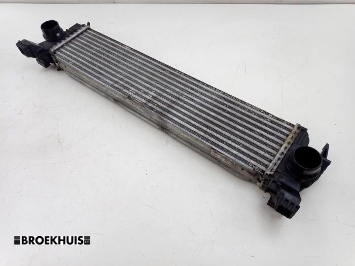 Usados Intercooler Mercedes Vito (447.6) 1.6 109 CDI 16V Precio € 114,95 IVA incluido ofrecido por Autobedrijf Broekhuis B.V.