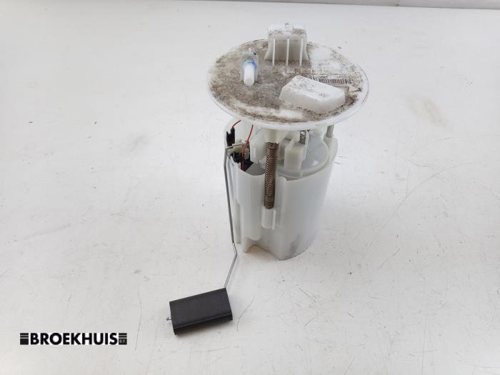 Usagé Pompe d'injection Renault Twingo III (AH) 1.0 SCe 75 12V Prix € 35,00 Règlement à la marge proposé par Autobedrijf Broekhuis B.V.