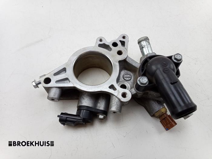 Gebrauchte Thermostatgehäuse Suzuki Vitara (LY/MY) 1.4 S Turbo 16V Preis € 80,00 Margenregelung angeboten von Autobedrijf Broekhuis B.V.