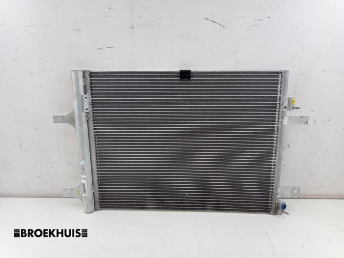 Usagé Radiateur clim DS Automobiles DS 7 1.6 16V E-Tense 225 Prix € 250,00 Règlement à la marge proposé par Autobedrijf Broekhuis B.V.