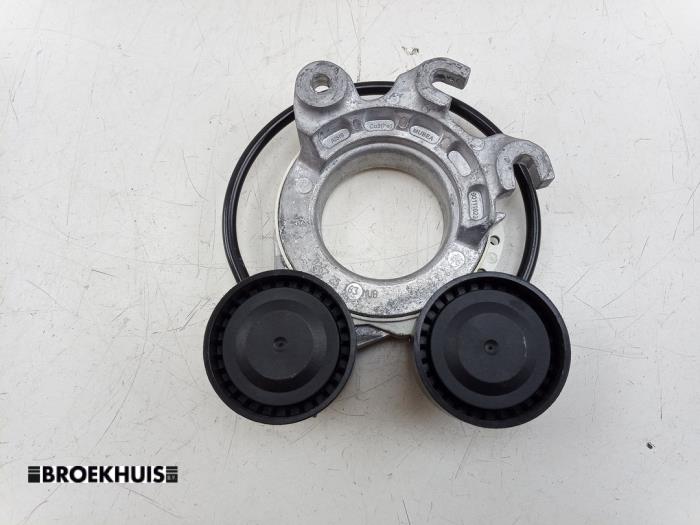 Usados Tensor correa múltiple DS Automobiles DS 7 1.6 16V E-Tense 225 Precio € 45,00 Norma de margen ofrecido por Autobedrijf Broekhuis B.V.