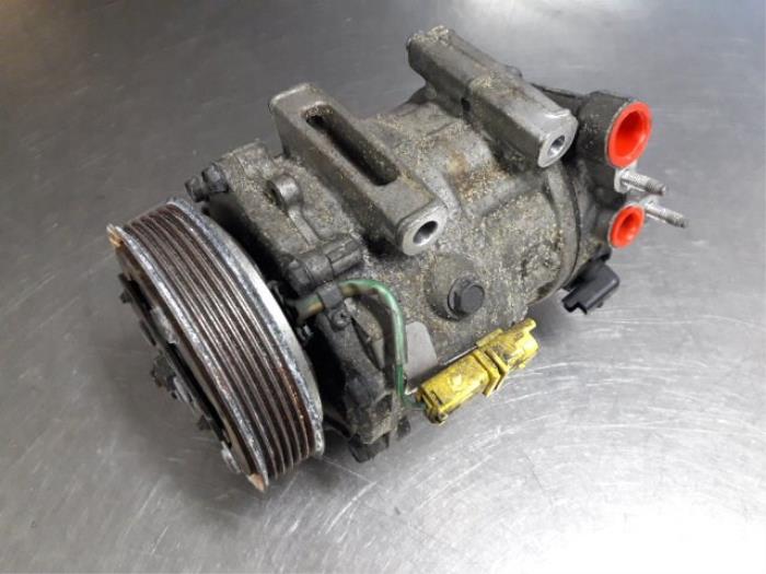 Usagé Pompe clim Peugeot 407 SW (6E) 2.0 HDiF 16V Prix € 50,00 Règlement à la marge proposé par Autobedrijf Broekhuis B.V.
