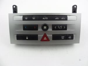 Used Heater control panel Peugeot 407 SW (6E) 2.0 HDiF 16V Price € 25,00 Margin scheme offered by Autobedrijf Broekhuis B.V.