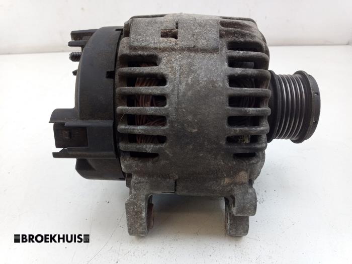 Usagé Dynamo Volkswagen Caddy III (2KA,2KH,2CA,2CH) 2.0 SDI Prix € 30,25 Prix TTC proposé par Autobedrijf Broekhuis B.V.