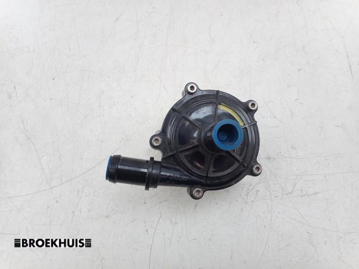 Begagnade Extra vattenpump Hyundai Santa Fe V (MX5) 1.6 T-GDI PHEV 4WD Pris € 75,00 Marginaltabell erbjuds av Autobedrijf Broekhuis B.V.