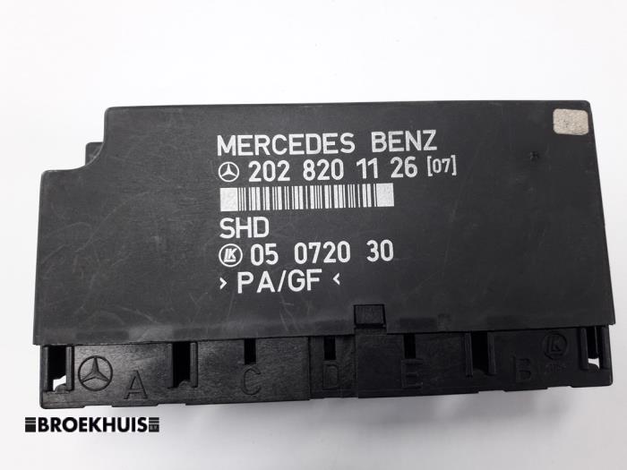 Comfort Module from a Mercedes-Benz C (W202) 1.8 C-180 16V 1993