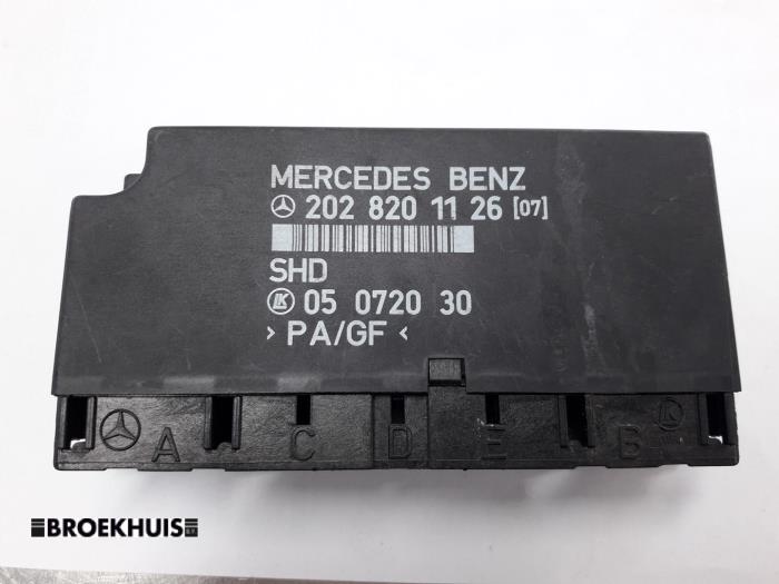 Comfort Module from a Mercedes-Benz C (W202) 1.8 C-180 16V 1995