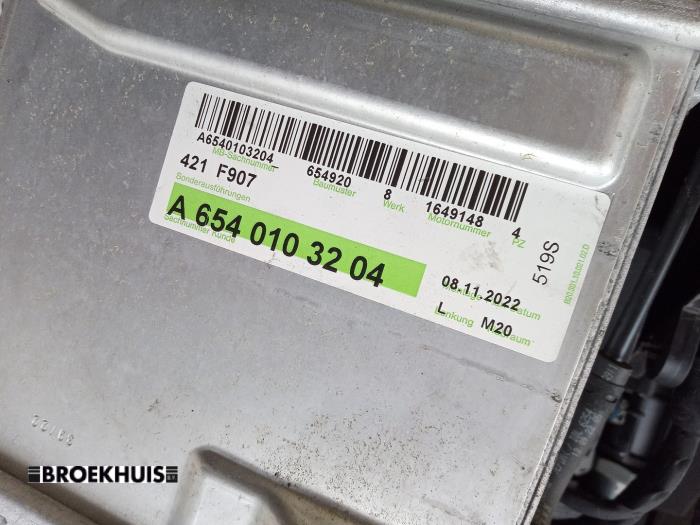 Motor van een Mercedes-Benz Sprinter 3,5t (907.6/910.6) 315 CDI 2.0 D RWD 2023