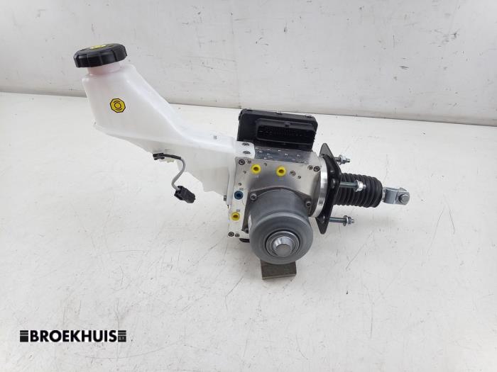 Usagé Servo frein Hyundai Santa Fe V (MX5) 1.6 T-GDI PHEV 4WD Prix € 450,00 Règlement à la marge proposé par Autobedrijf Broekhuis B.V.