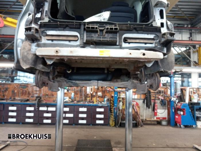 Gebrauchte Hinterachse Vorderradantrieb Peugeot 1007 (KM) 1.4 Preis € 130,00 Margenregelung angeboten von Autobedrijf Broekhuis B.V.