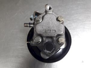 Pompe de direction d'un Mitsubishi Carisma 1.6i 16V 2004