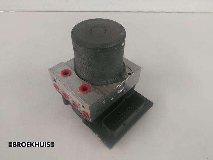 Usagé Pompe ABS BMW 5 serie Touring (E61) 530xd 24V Prix € 40,00 Règlement à la marge proposé par Autobedrijf Broekhuis B.V.