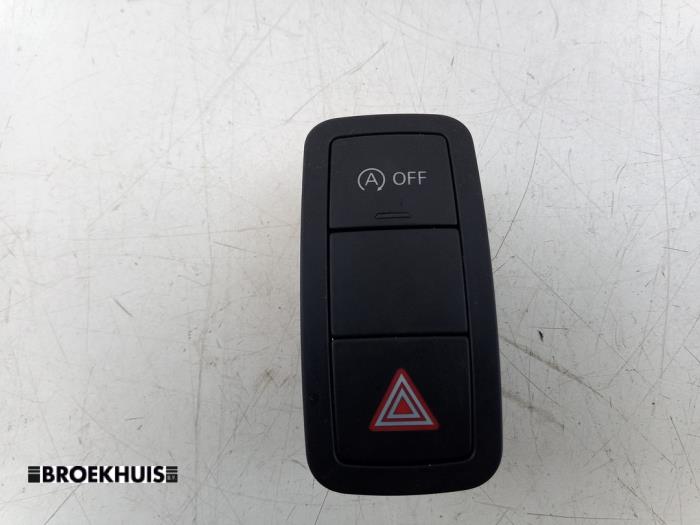 Używane Przelacznik Start/Stop Audi A1 Sportback (8XA/8XF) 1.0 TFSI Ultra 12V Cena € 15,00 Procedura marży oferowane przez Autobedrijf Broekhuis B.V.