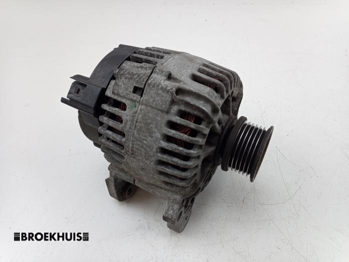Begagnade Dynamo Seat Leon (1P1) 1.4 16V Pris € 35,00 Marginaltabell erbjuds av Autobedrijf Broekhuis B.V.