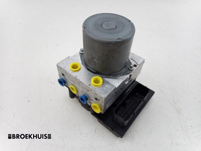 Used ABS pump BMW X1 (E84) sDrive 18d 2.0 16V Price € 50,00 Margin scheme offered by Autobedrijf Broekhuis B.V.