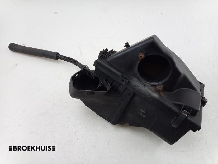 Gebrauchte Luftfiltergehäuse BMW X1 (E84) sDrive 18d 2.0 16V Preis € 35,00 Margenregelung angeboten von Autobedrijf Broekhuis B.V.