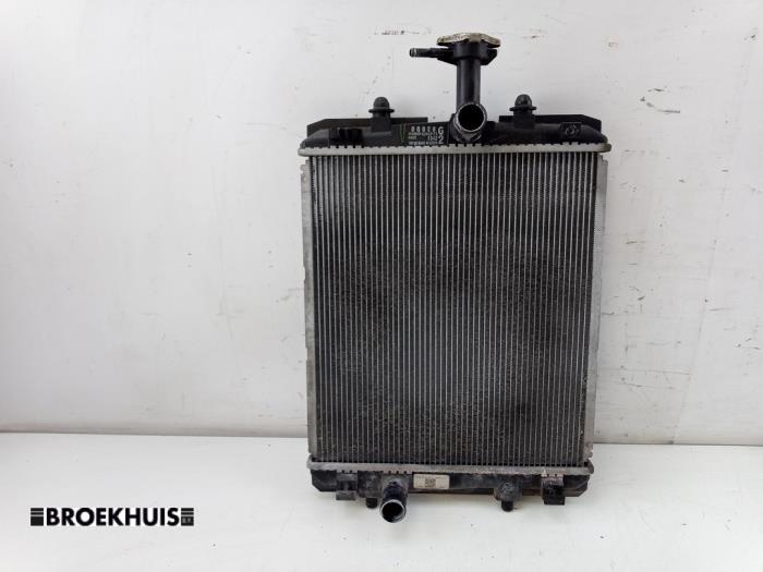 Usagé Radiateur Peugeot 107 1.0 12V Prix € 25,00 Règlement à la marge proposé par Autobedrijf Broekhuis B.V.