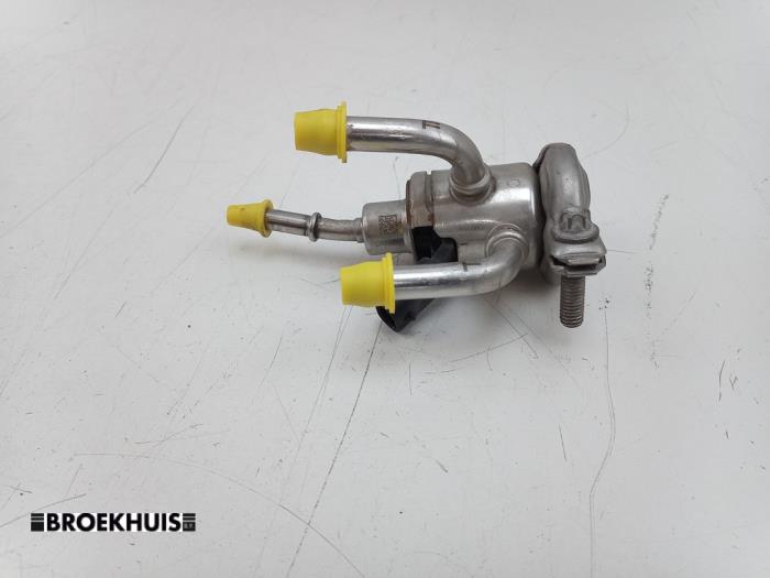 Usados Inyector Adblue Mercedes Sprinter 3,5t (907.6/910.6) 315 CDI 2.0 D RWD Precio € 133,10 IVA incluido ofrecido por Autobedrijf Broekhuis B.V.