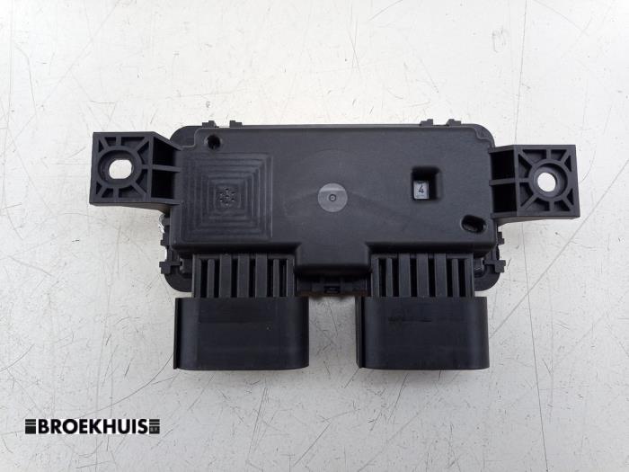 Usagé Module pompe carburant Mercedes Sprinter 3,5t (907.6/910.6) 315 CDI 2.0 D RWD Prix € 24,20 Prix TTC proposé par Autobedrijf Broekhuis B.V.
